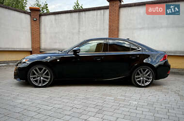 Седан Lexus IS 2015 в 