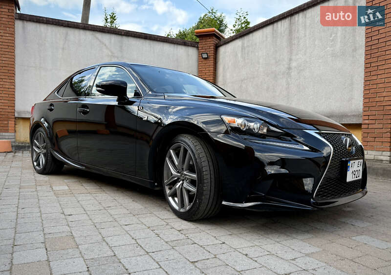 Седан Lexus IS 2015 в Ивано-Франковске
