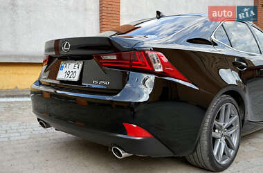 Седан Lexus IS 2015 в 
