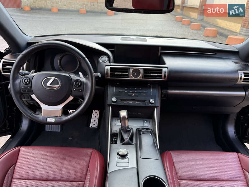 Седан Lexus IS 2015 в Ивано-Франковске