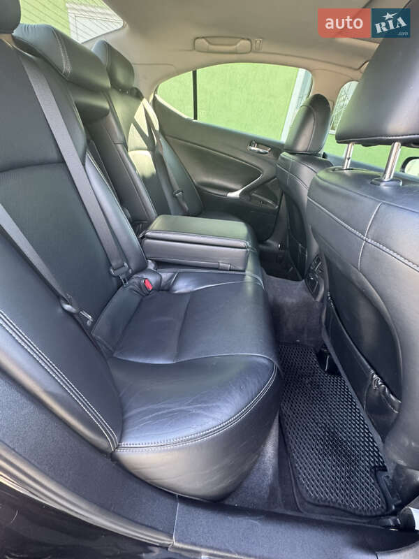 Седан Lexus IS 2010 в Пилиповичах