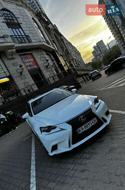 Седан Lexus IS 2015 в Киеве
