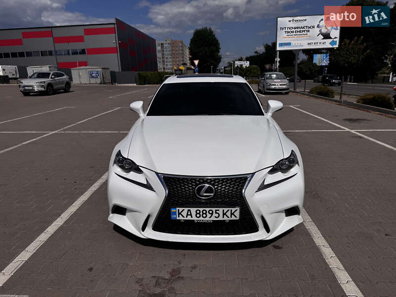 Седан Lexus IS 2015 в Киеве фото 6 Седан Lexus IS 2015 в Киеве