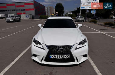 Седан Lexus IS 2015 в 
