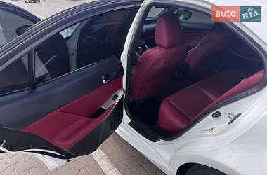 Седан Lexus IS 2015 в 