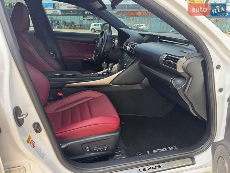 Седан Lexus IS 2015 в Киеве фото 24 Седан Lexus IS 2015 в Киеве