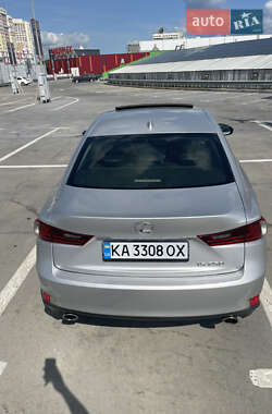 Седан Lexus IS 2015 в 