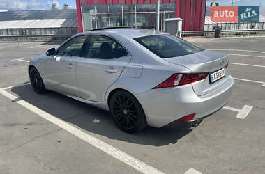 Седан Lexus IS 2015 в 