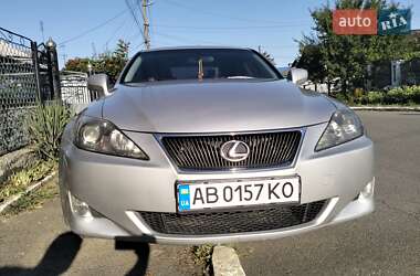 Седан Lexus IS 2007 в Тростянці