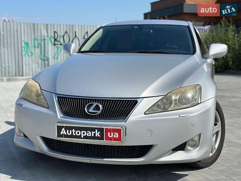 Седан Lexus IS 2006 в Виннице