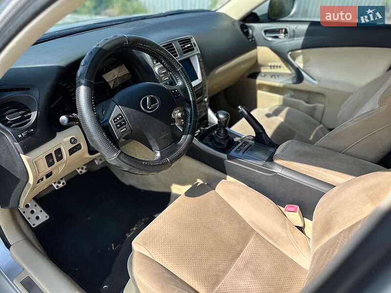 Седан Lexus IS 2006 в Виннице