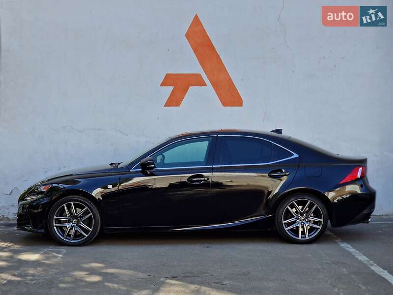 Седан Lexus IS 2016 в Одессе