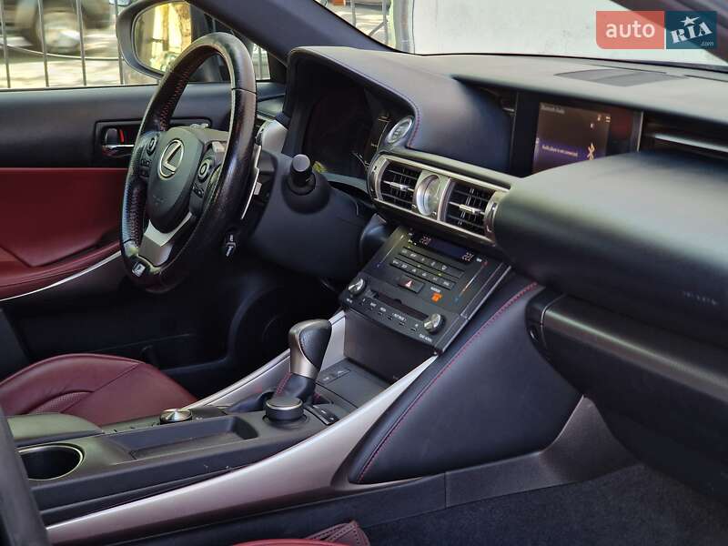 Седан Lexus IS 2016 в Одессе