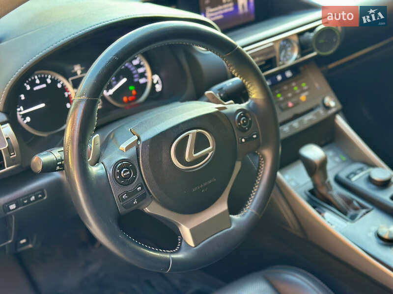 Седан Lexus IS 2014 в Киеве