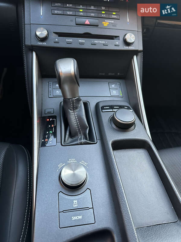 Седан Lexus IS 2014 в Киеве