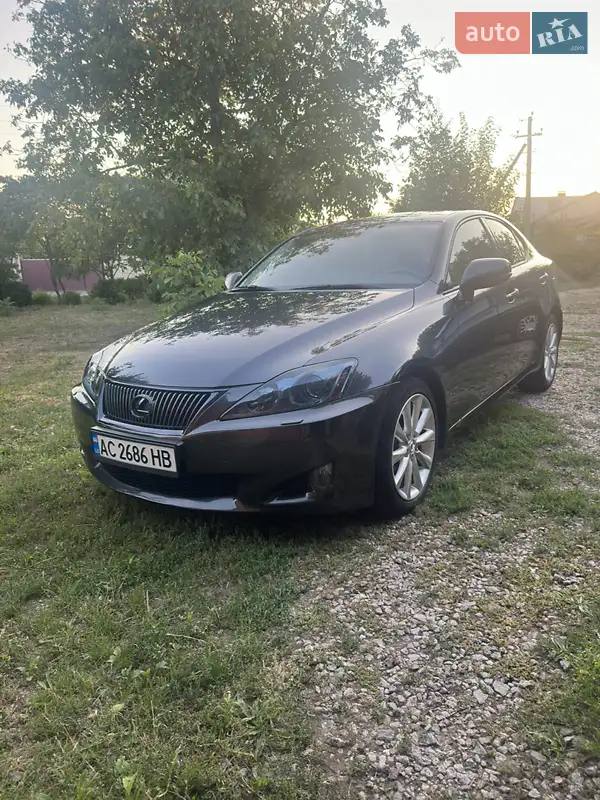 Lexus IS 2010