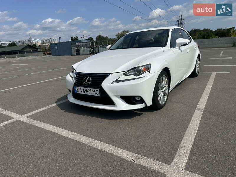 Lexus IS 2015