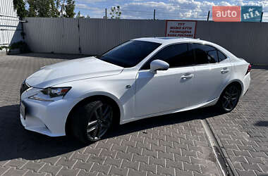Седан Lexus IS 2015 в 