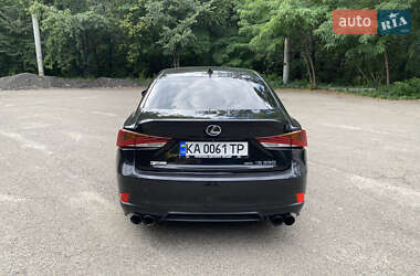 Седан Lexus IS 2018 в 