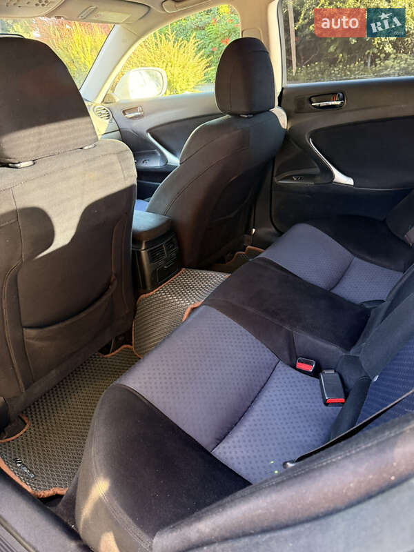 Седан Lexus IS 2007 в Киеве
