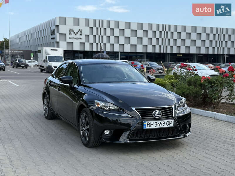 Lexus IS 2016
