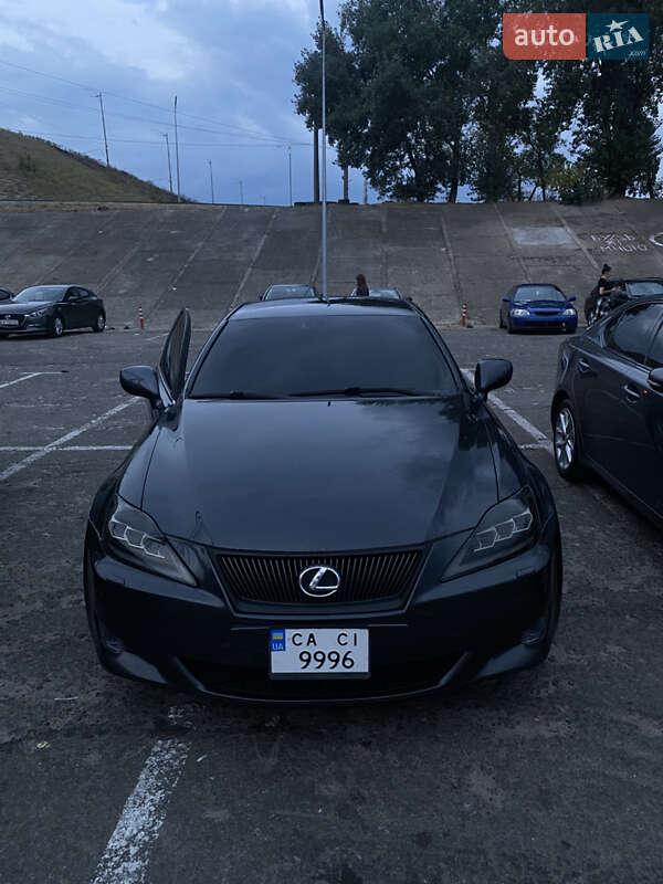 Седан Lexus IS 2006 в Киеве