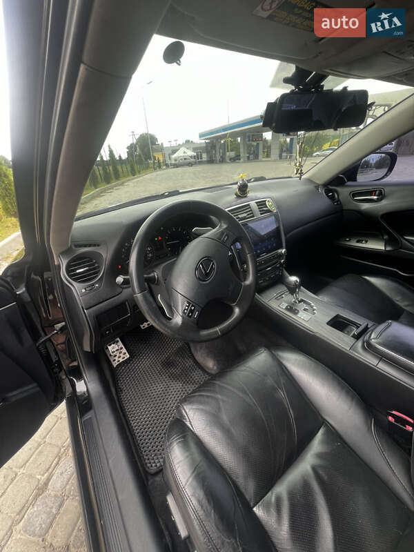 Седан Lexus IS 2005 в Клесовом