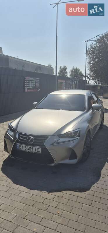 Седан Lexus IS 2017 в Миргороді
