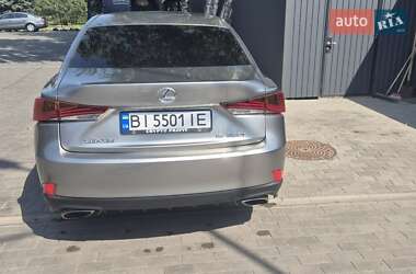 Седан Lexus IS 2017 в 