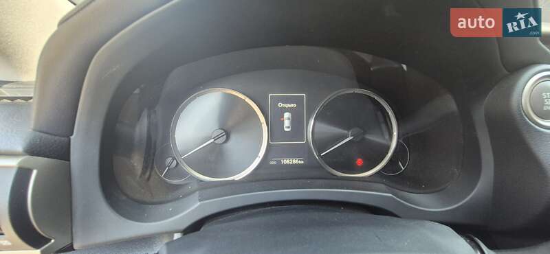 Седан Lexus IS 2017 в Миргороді