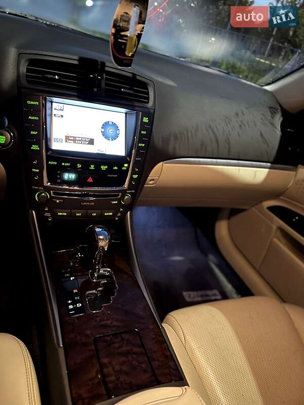 Седан Lexus IS 2010 в Львове
