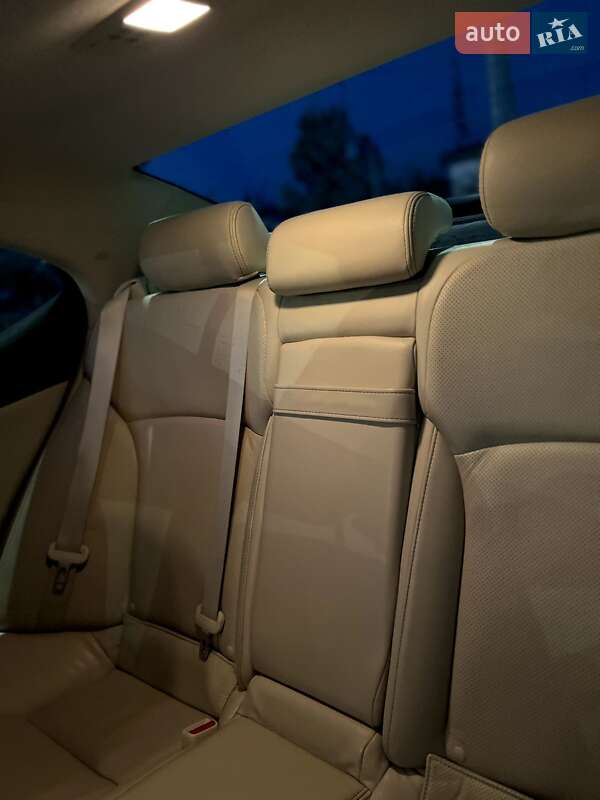 Седан Lexus IS 2010 в Львове