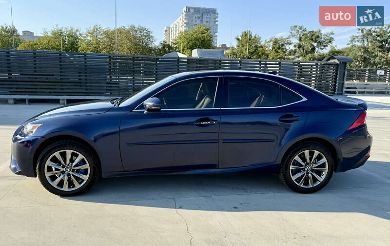Седан Lexus IS 2013 в Киеве