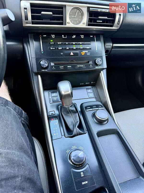 Седан Lexus IS 2013 в Киеве