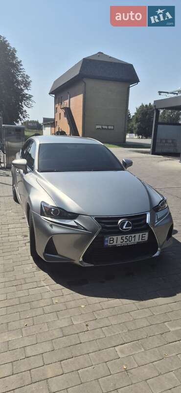 Седан Lexus IS 2017 в Миргороді