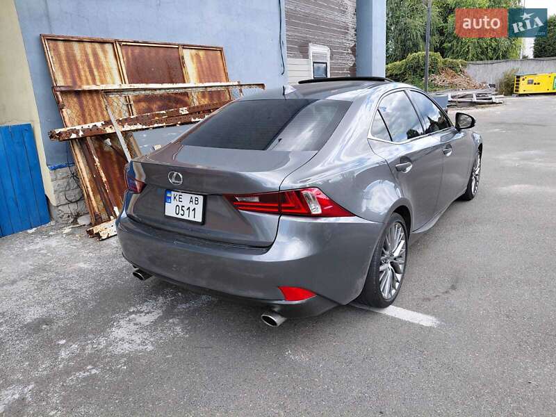 Седан Lexus IS 2014 в Буче