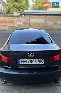Седан Lexus IS 2005 в 
