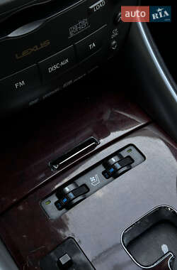 Седан Lexus IS 2005 в 