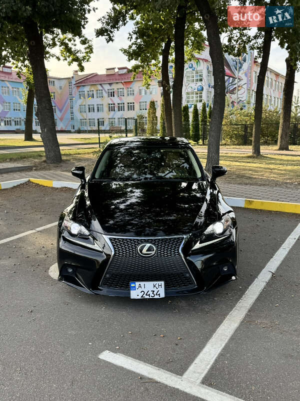 Lexus IS 2015