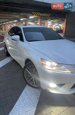 Седан Lexus IS 2013 в 