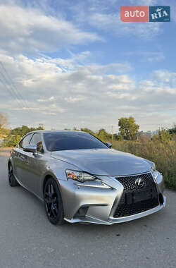 Седан Lexus IS 2015 в 