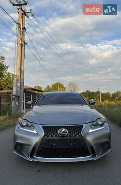 Седан Lexus IS 2015 в 