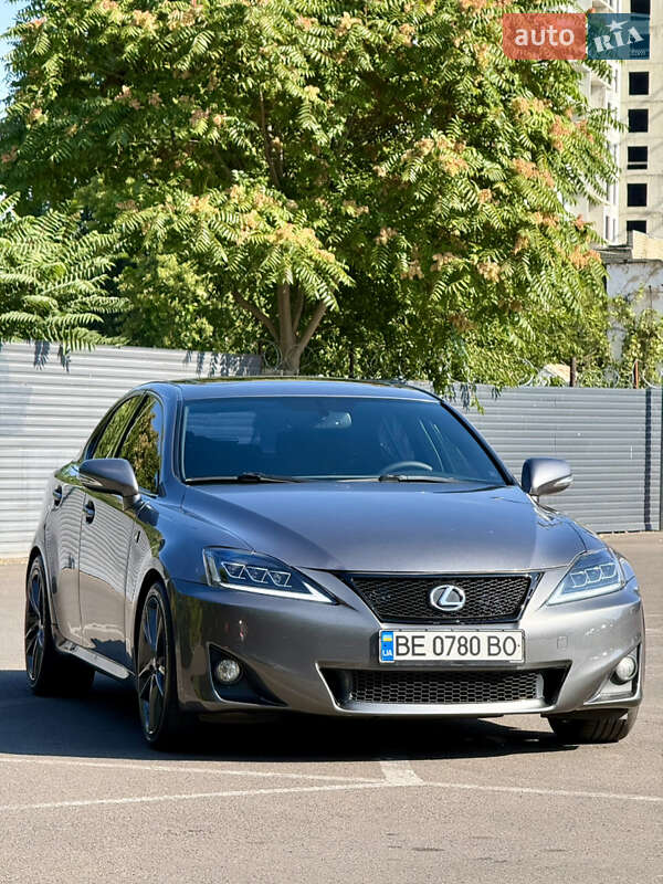 Lexus IS 2012