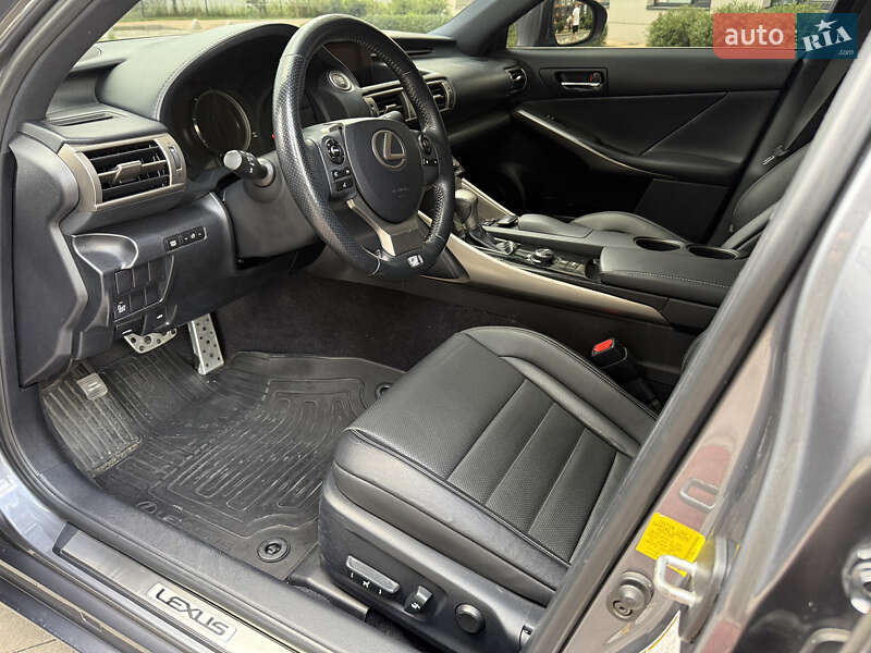 Седан Lexus IS 2013 в Киеве