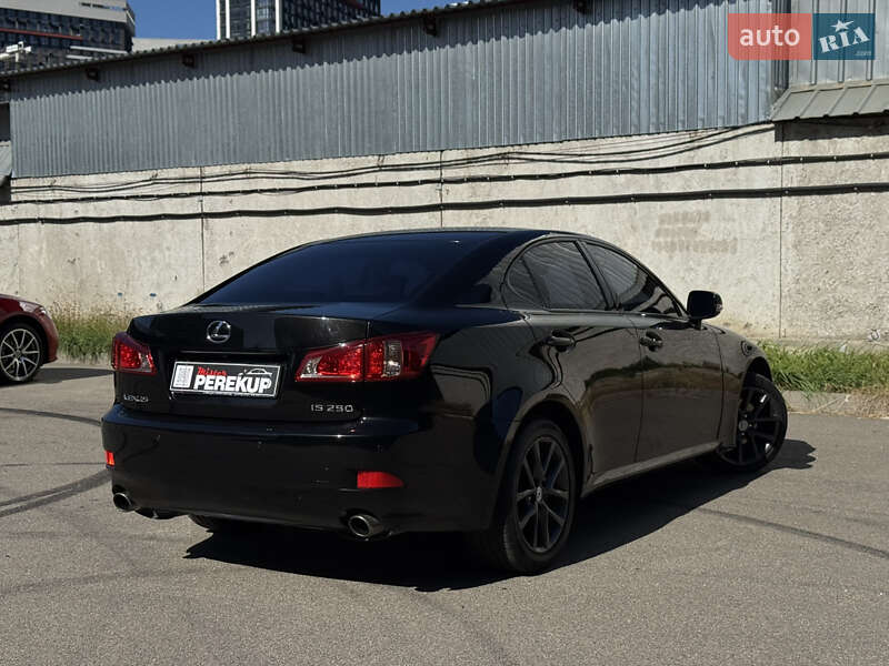 Седан Lexus IS 2011 в Киеве