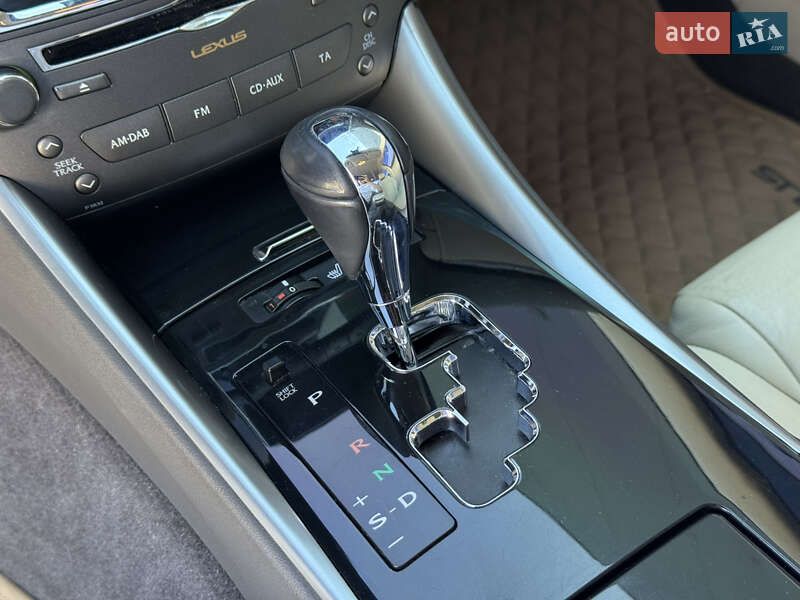 Седан Lexus IS 2011 в Киеве