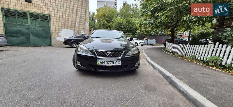 Седан Lexus IS 2006 в Киеве