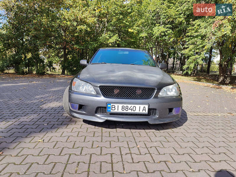 Седан Lexus IS 1999 в Миргороде