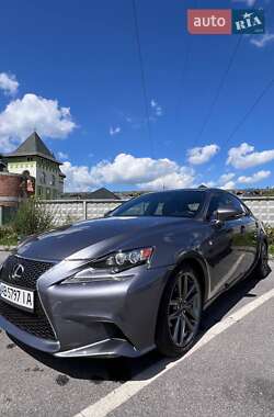 Седан Lexus IS 2015 в 