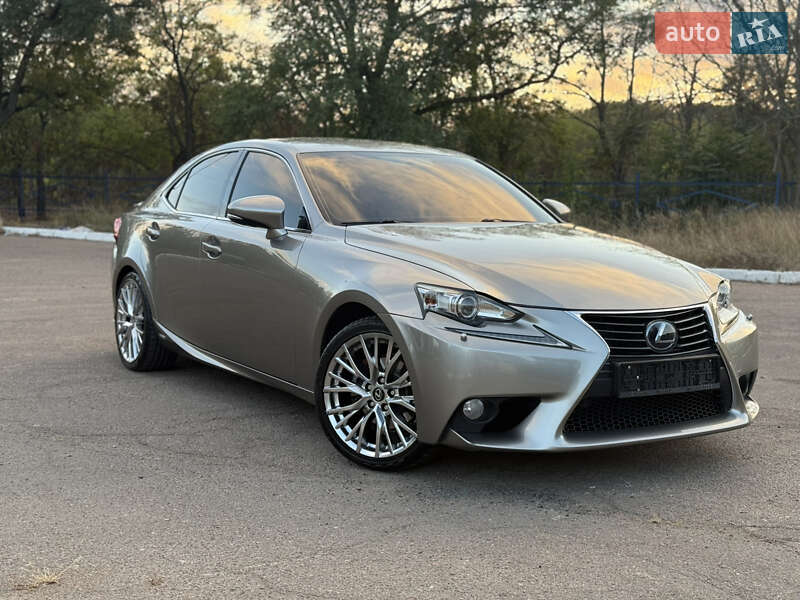 Седан Lexus IS 2013 в 